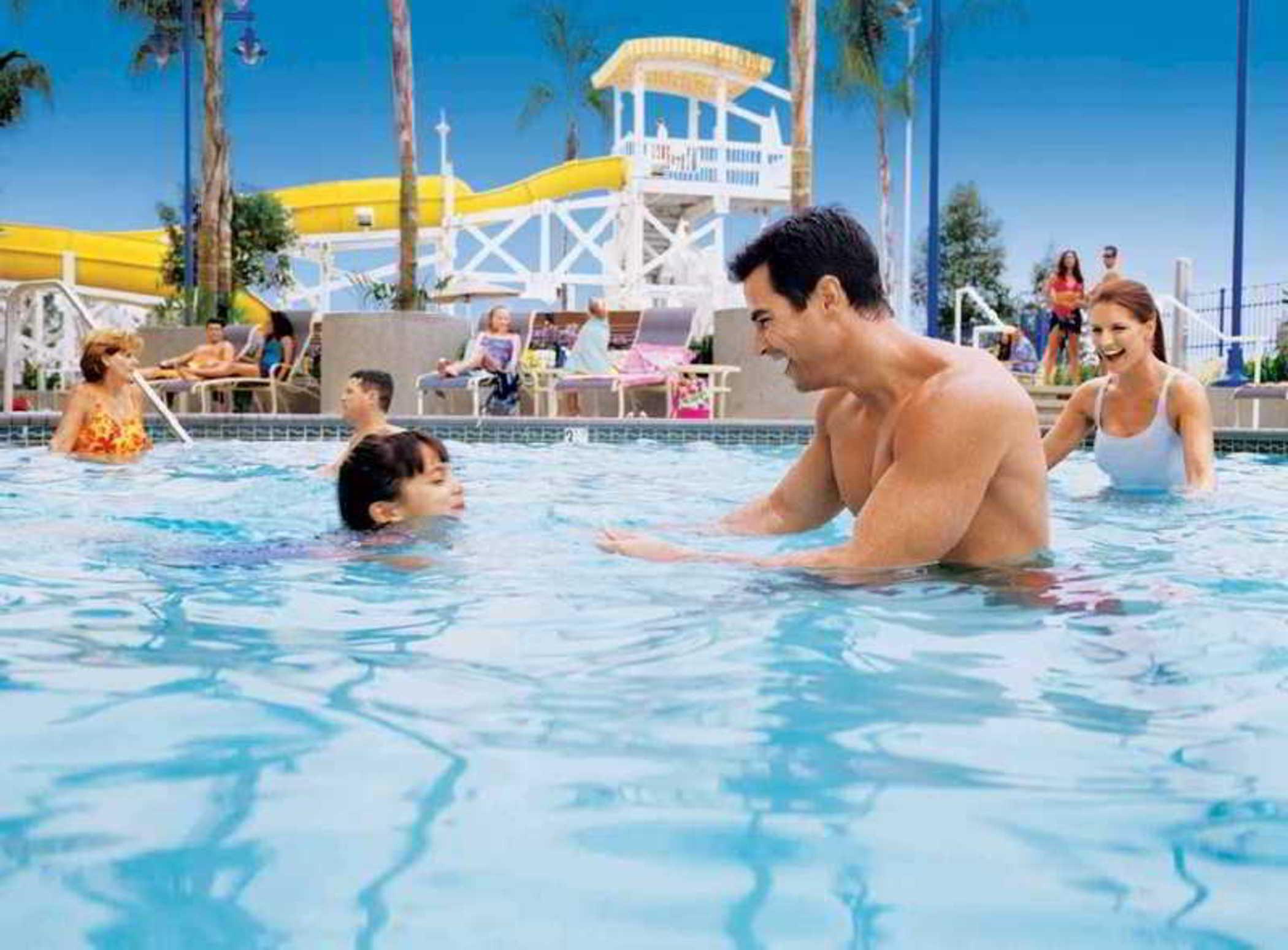 אנהיים Disneys Paradise Pier מתקנים תמונה